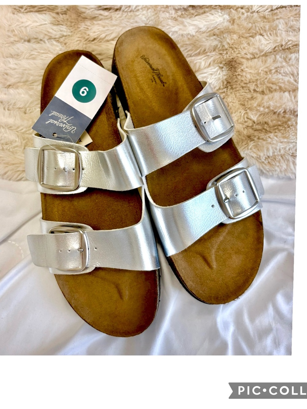 Universal Thread Devon Silver Double Buckle Slide Sandals Size 9 NWT Metallic - Picture 2 of 3